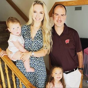 Meet your Posher, Yana